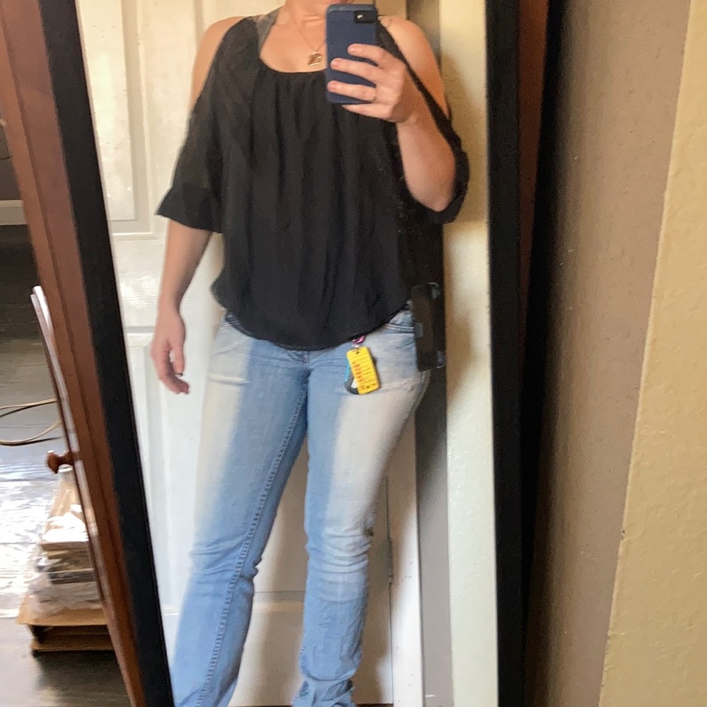 Small black top by Colleen Lopez